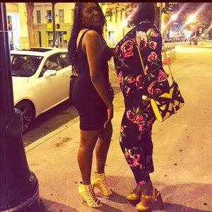 Who doesn’t Love a 2 piece floral pant suit!!!